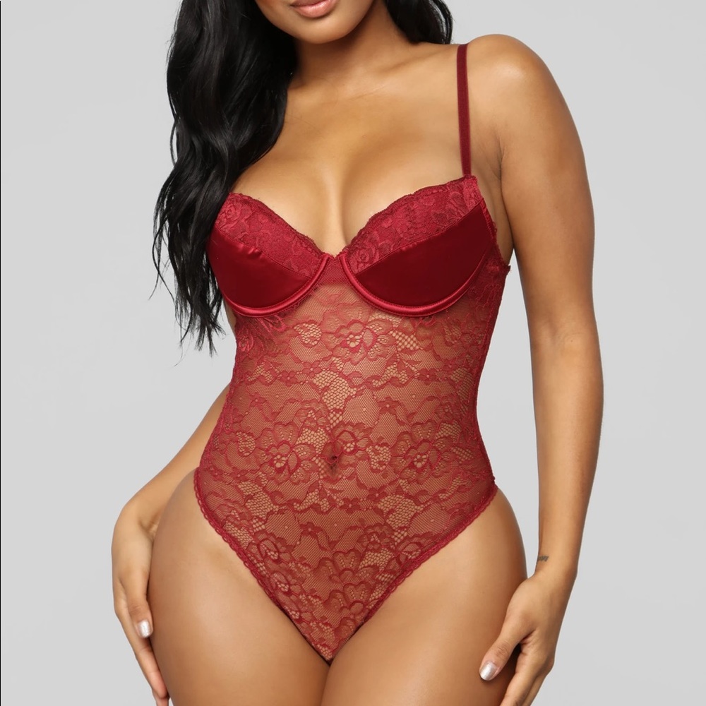 Fashion Nova Burgundy Teddy. Size Medium
